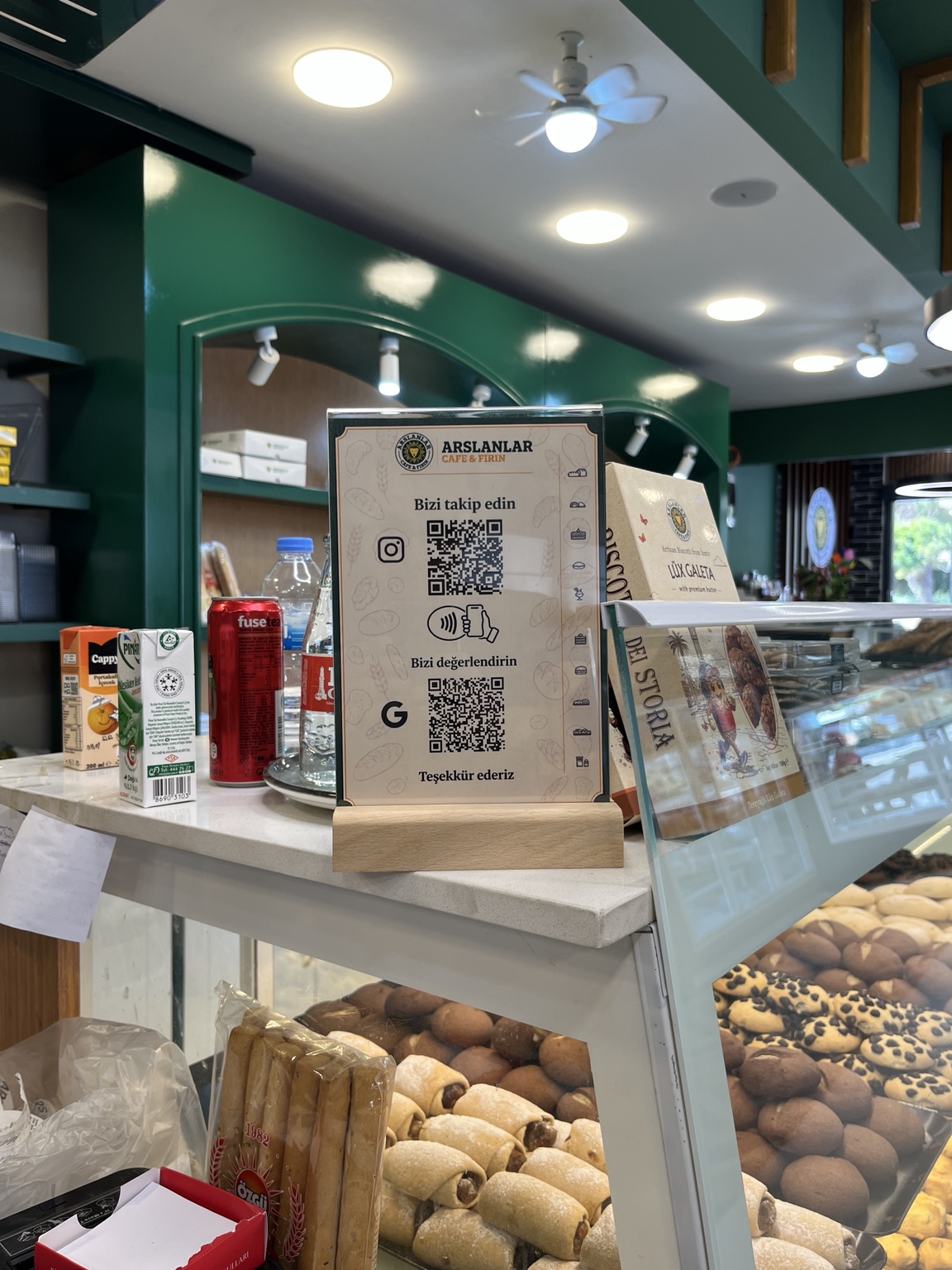 Arslanlar Cafe ve Fırın için özel NFC standı